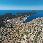 Holiday home Mali Losinj: Poolside Retreat With Whirlpool And Terrace Mali Losinj