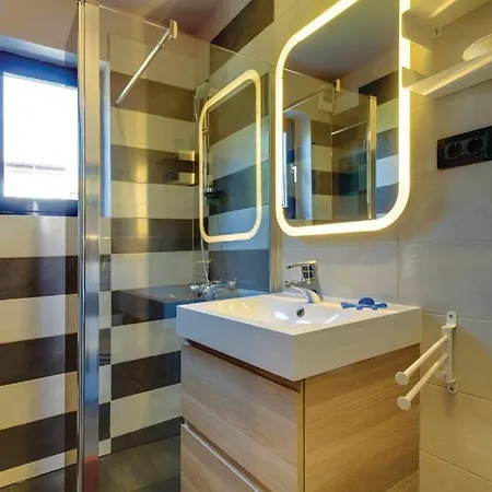 Ferienhaus In With Pool, Whirpool, Terrace, Air Conditioning, Wi-fi, Washing Machine 4780-1 *