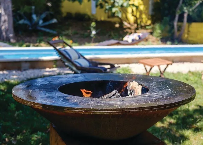 Mali Losinj: Poolside Retreat With Whirlpool And Terrace Holiday home