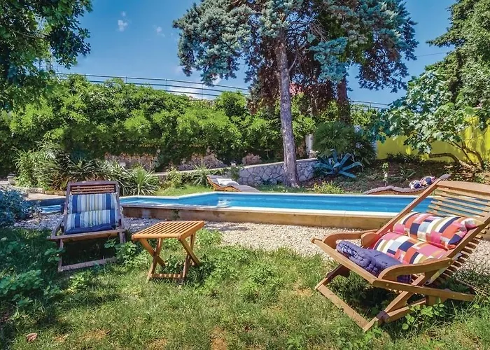 Holiday home Mali Losinj: Poolside Retreat With Whirlpool And Terrace Mali Losinj