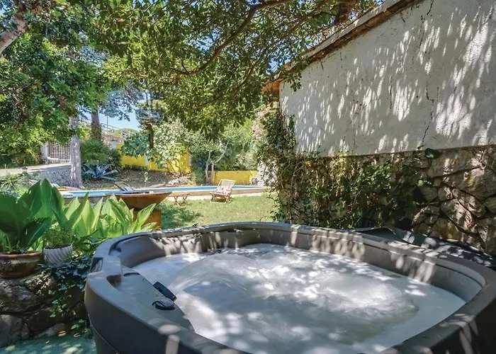 Holiday home Mali Losinj: Poolside Retreat With Whirlpool And Terrace Mali Losinj