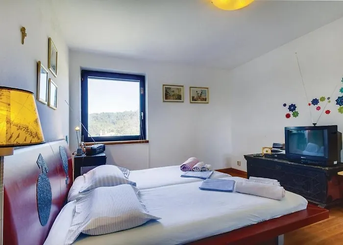 Hébergement de vacances In With Pool, Whirpool, Terrace, Air Conditioning, Wi-fi, Washing Machine 4780-1
