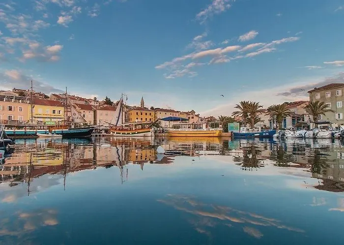 Holiday home Mali Losinj: Poolside Retreat With Whirlpool And Terrace Mali Losinj