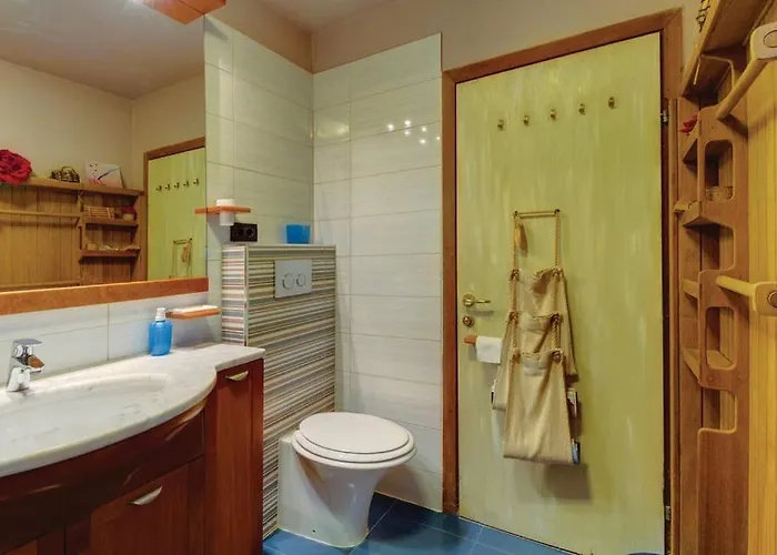Mali Losinj: Poolside Retreat With Whirlpool And Terrace Holiday home