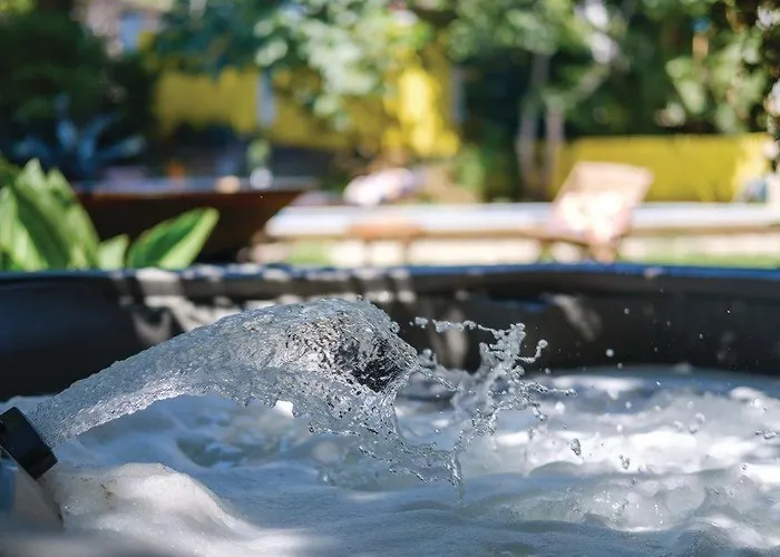 Mali Losinj: Poolside Retreat With Whirlpool And Terrace Holiday home *