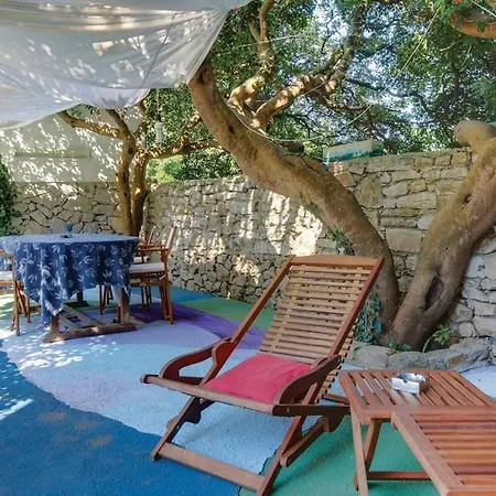 In With Pool, Whirpool, Terrace, Air Conditioning, Wi-fi, Washing Machine 4780-1 Mali Lošinj