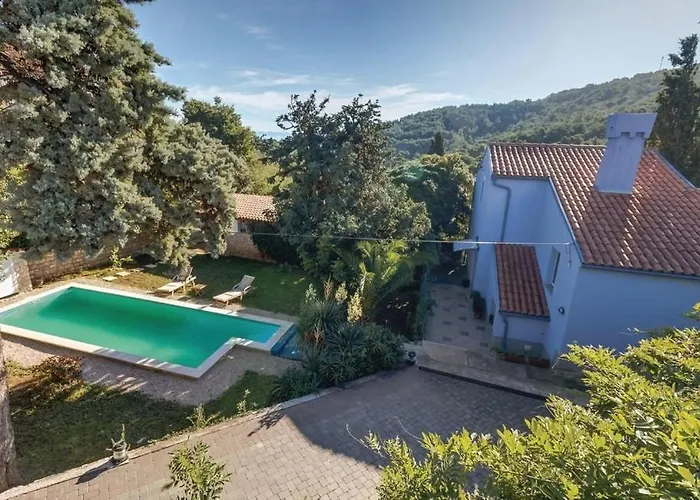 Hébergement de vacances In With Pool, Whirpool, Terrace, Air Conditioning, Wi-fi, Washing Machine 4780-1 Mali Lošinj