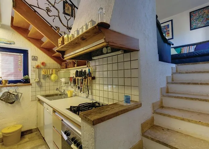 In With Pool, Whirpool, Terrace, Air Conditioning, Wi-fi, Washing Machine 4780-1 * Mali Lošinj