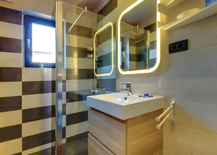 Prázdninový dům In With Pool, Whirpool, Terrace, Air Conditioning, Wi-fi, Washing Machine 4780-1 *