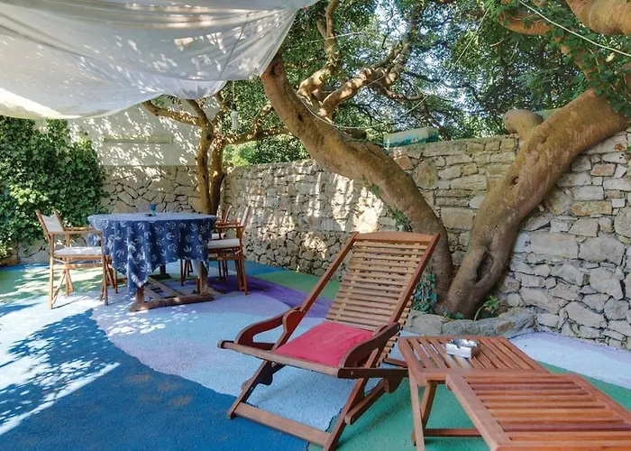In With Pool, Whirpool, Terrace, Air Conditioning, Wi-fi, Washing Machine 4780-1 Mali Lošinj